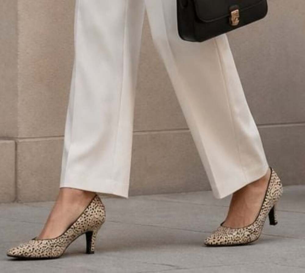 LifeStride Soft System Animal Print Cheetah Kitten Heel Pumps